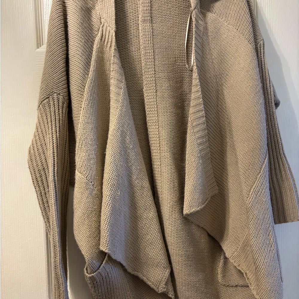 Elegant Beige Women's Cardigan
